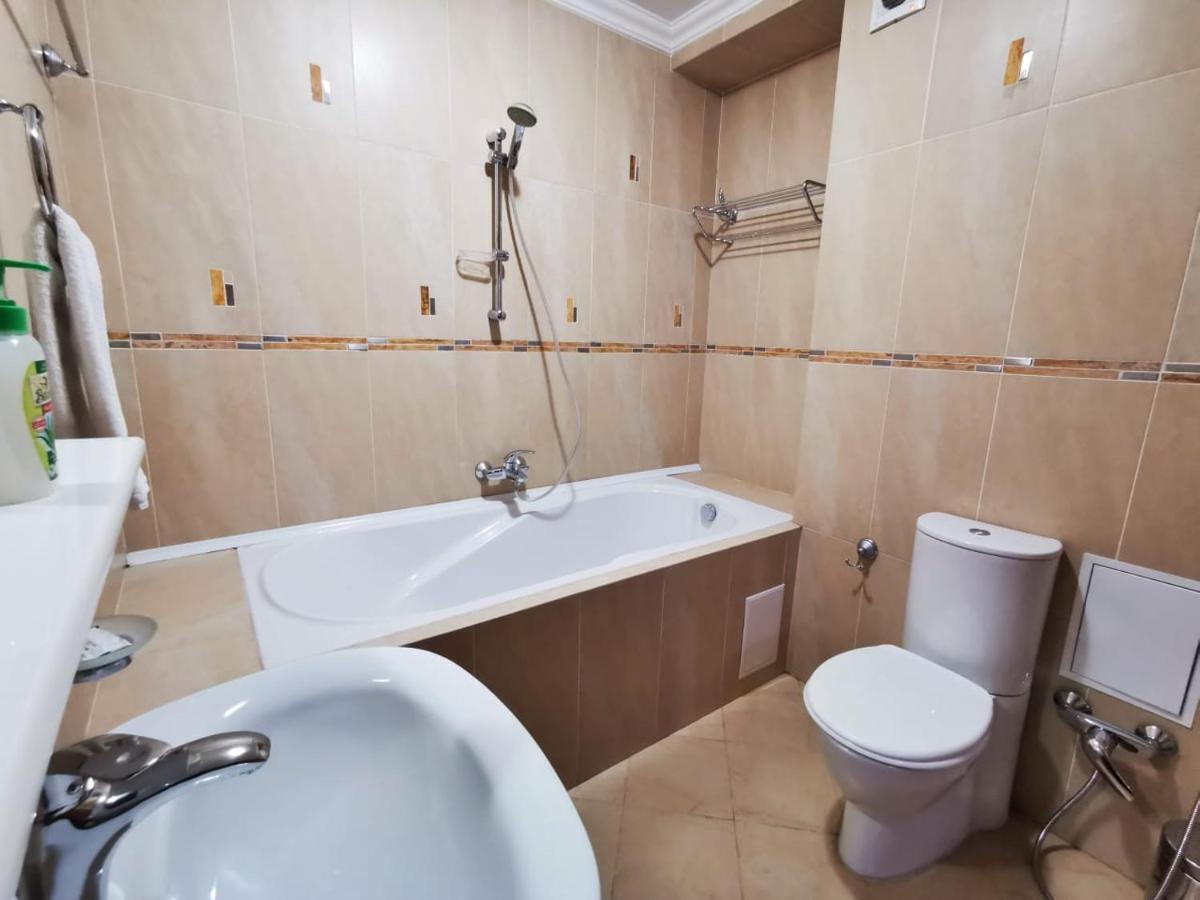 Penthouse with 3-Bedrooms Alma-Ata Buitenkant foto